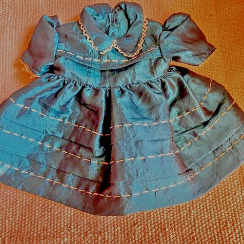 Robe neuve poupee marie - poupee,