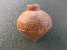 ANCIENNE TOUPIE EN BOIS