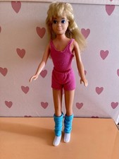 Mattel Barbie  Skipper Avec Tenue Et Chaussures  De Sport . Années 80. Vintage
