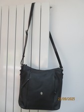 un sac neuf , Tom Tailor , noir , ave plusieurs poches Longueur : 30 cm Hauteur