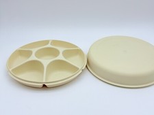TUPPERWARE Serving Center