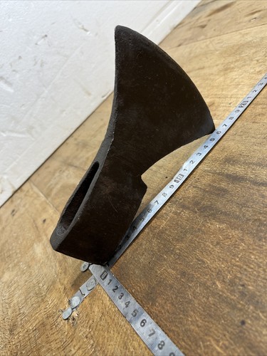 Hache outil ancien - outil, tool