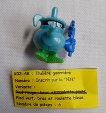 Kinder Guerre en cuisine - Théière guerrière, pied vert, roulette bleu K02 48
