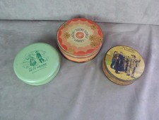 TROIS BOÎTES DE CONFISERIES