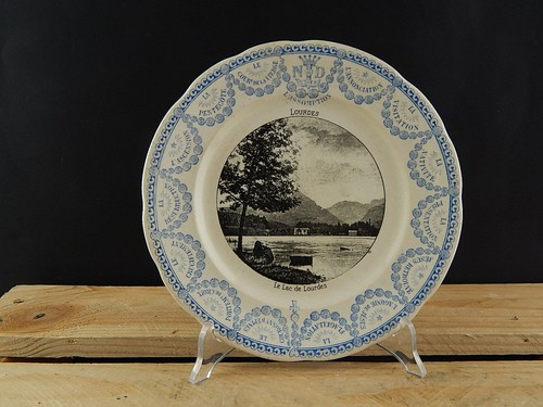 Antique plat lac lourdes - antique,