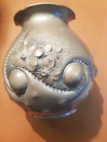 Vase étain art repoussé - vase, d'art