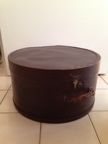 Ancienne superbe boite à - boite,