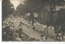 CARTE PHOTO. Cérémonie Religieuse. Fête à identifier...