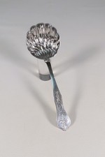 ANCIENNE JOLIE SAUPOUDREUSE EN