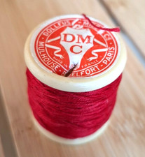 Bobine de fil a coudre DMC