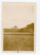 PHOTO  SNAPSHOT, un tandem vélo ancien au bord d'une route pause