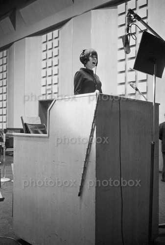 Mireille mathieu exclusive - mathieu,