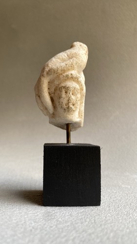 Fragment statuette main sur - fragment,