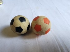Lot 2 balles ballons foot babyfoot vintage jeu jouet football