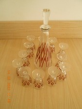 Carafe et 12 verres à