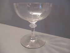 Coupe a champagne ancienne en cristal