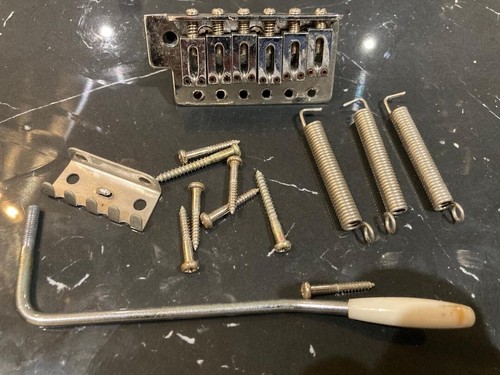 Squier tremolo 2008 chrome - squier,
