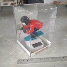 figurine mobile solaire -