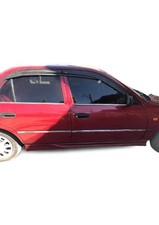 Garniture de vitre chromée