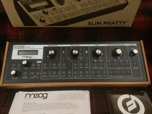 Moog slim phatty analog - moog,