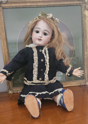 Poupée ancienne porcelaine