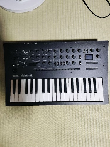 Synthétiseur analogique