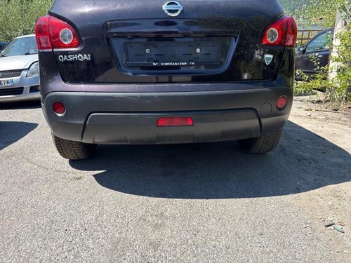 Pare choc arriere nissan - arriere,