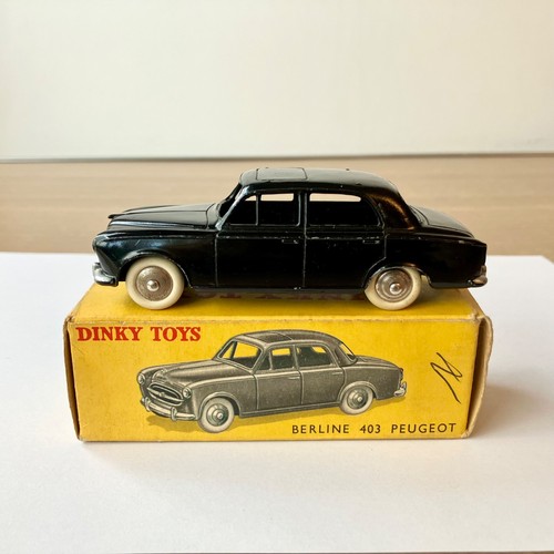 Voiture berline 403 peugeot - berline,