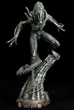 Alien 2 Alien Warrior Statue