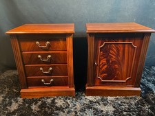 Paire de caissons de bureau, blocs de classement en acajou de style anglais