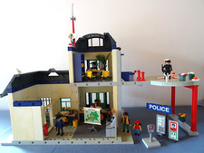 Playmobil 3988  hôtel de police/ 3957 poste de police 