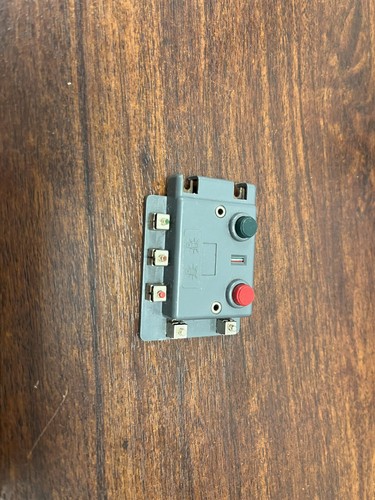 Contacteur pour éclairage