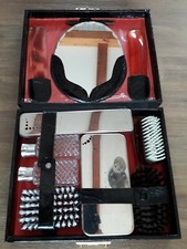 Ancien nécessaire de