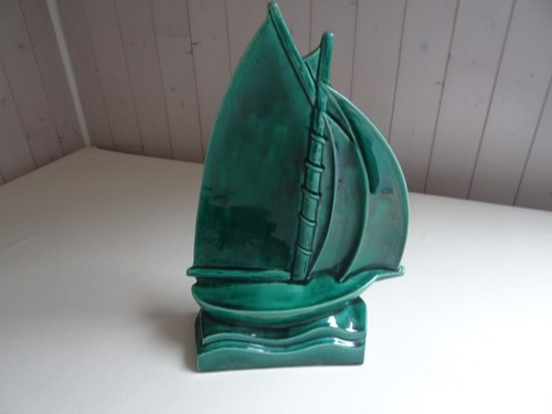Voilier art déco - , céramique