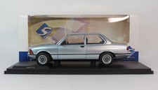 Solide BMW 323I Saphir Bleu