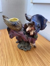 Figurine sorcière bougeoir en résine