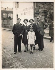 ANCIENNE PHOTO CIRCA 1930 SANVIC GROUPE DEVANT LA CLINIQUE VETERINAIRE EUZIERE