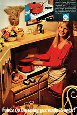 publicité Advertising  1222 1970  Camping Gaz   Domino   cuisine- placard
