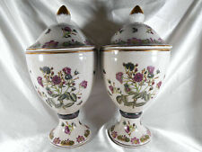 PAIRE DE VASE / POT COUVERT / URNE PAPILLON & FLEURS EN FAIENCE A IDENTIFIER