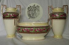 BOCH FRERES - LA LOUVIERE : Garniture de cheminée, 2 vases et jardinière