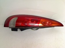 Feu arrière gauche Nissan Almera Tino (V10M) 2002 26555BU201