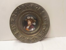 ASSIETTE PORCELAINE ET LAITON
