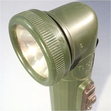 LAMPE DE POCHE TL122 D @ Soldat Armée Militaire