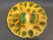 Ancienne assiette en barbotine motif fleur fruit Sarreguemines France vintage