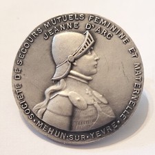 Dépt 18 Mehun sur Yevre - Jeanne d'Arc Broche Médaille Bronze Argenté vers 1920