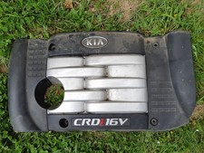 cache moteur KIA Carnival 2
