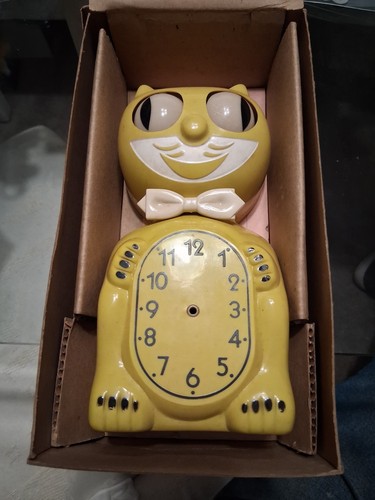 Vtg yellow kit - , klock