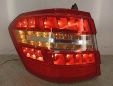 Feu arriere principal gauche