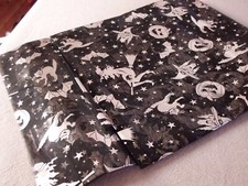 coupon tissu  " Halloween "  73 X 83  cm  ( argenté )