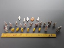 Lot de fèves ancienne en plastique et céramique vintage french antique beans